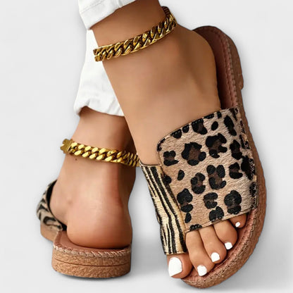 Stylish Two-Tone Slippers with Leopard Print